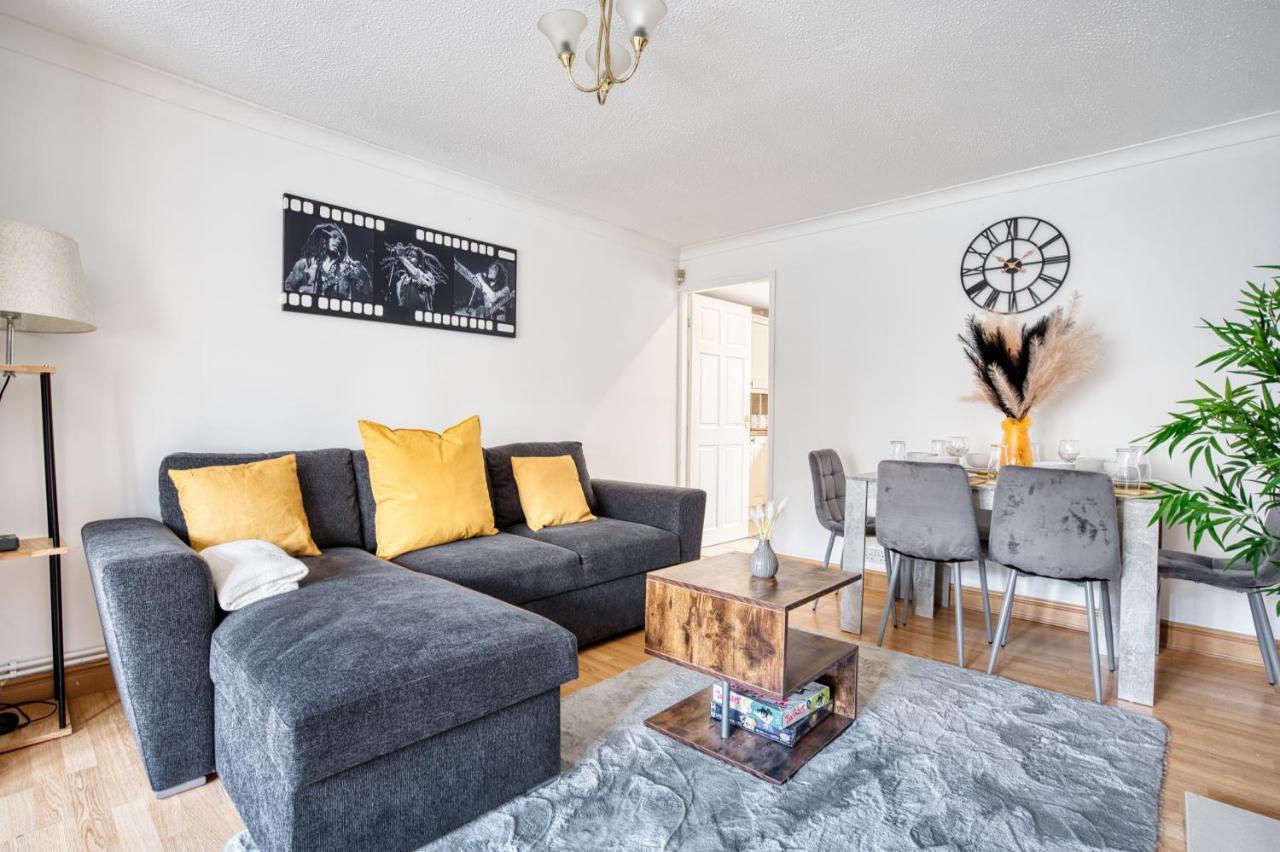 Liverpool Home With Free Parking West Derby エクステリア 写真